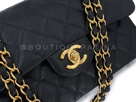 chanel flap bag caviar small